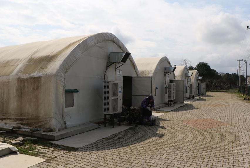 bes cadirda yilda 60 ton hasat ediyorlar samsun ordu ve trabzon almak icin sirada VvH4tqWc