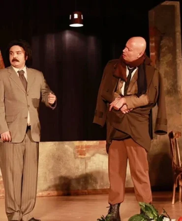 buzlar-cozulmeden-oyunu-trabzonda-sahnelenmeyi-surdurecek-H1602499-11