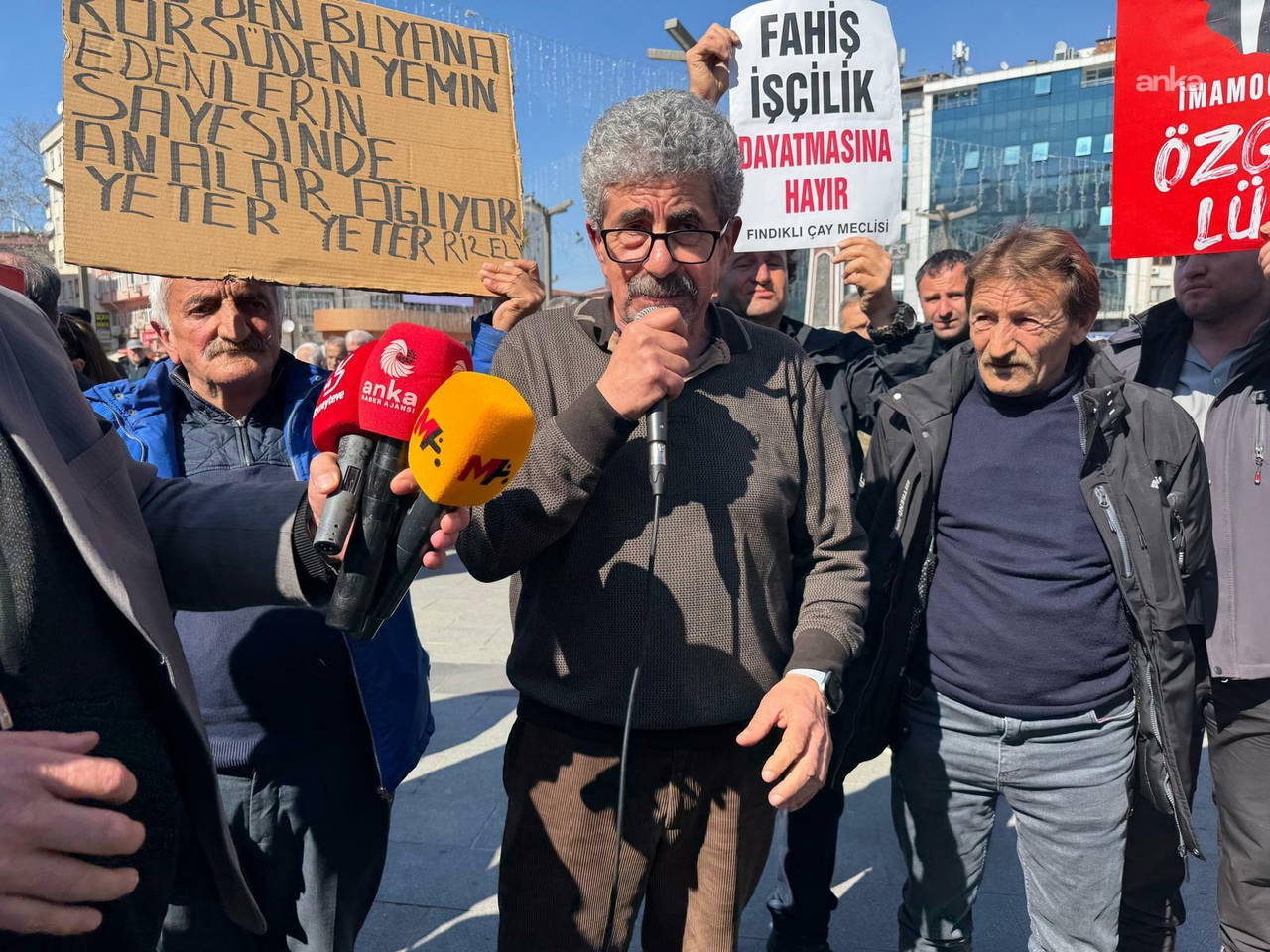 chp onculugunde rizede cay mitingi ureticiler cay kanunu istedi 0 PnORDtQd