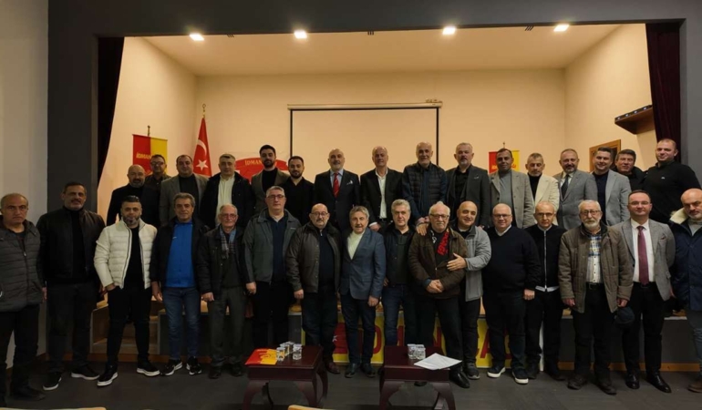 dmanocagi-spor-kulubunde-oktay-ozer-olaganustu-kongrede-yeniden-baskan-secildi-1