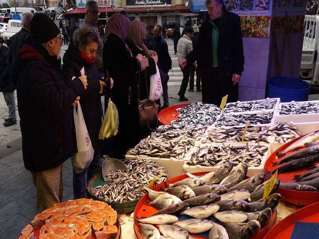 mart ayinda en cok bu iki balik tercih ediliyor tezgahlarda kuyruk olustu 0 bwqEFXaT