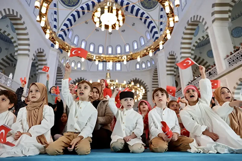 trabzonda tekne orucu etkinligine iki bin cocuk katildi 1 TwL6muYX