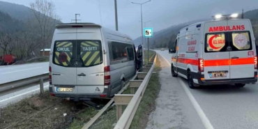 tur-minibusu-kaza-yapti-4-yarali-3MDSU5D7.jpg