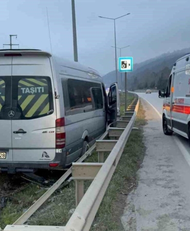 tur-minibusu-kaza-yapti-4-yarali-3MDSU5D7.jpg