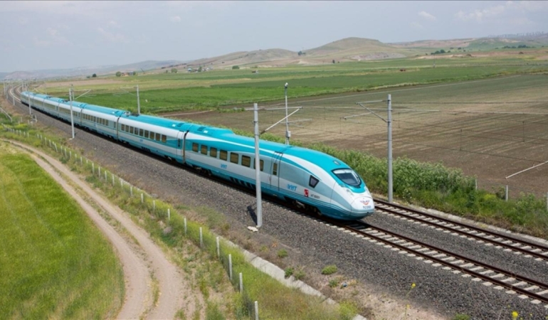 bakan-uraloglu-mujdeyi-verdi-hizli-tren-ile-sure-2-saate-iniyor-sqyYtUJ6.jpg