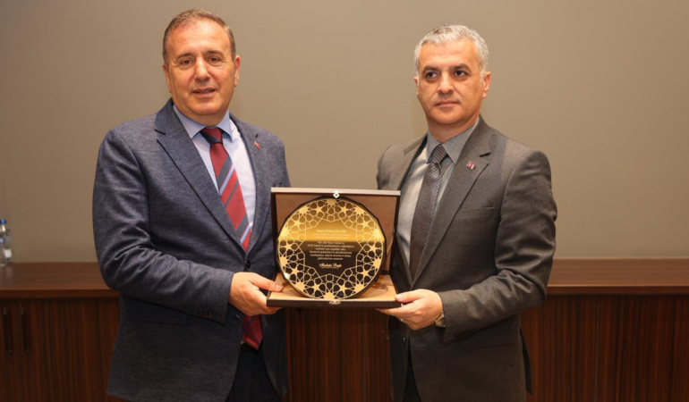 baskan-biyiktan-tdtm-yonetimine-tesekkur-plaketi-VZP3LKUS.jpg