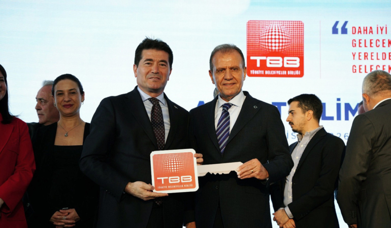 baskan-kaya-tbbnin-hibe-ettigi-is-makinesini-teslim-aldi-BFHBnkrK.jpg