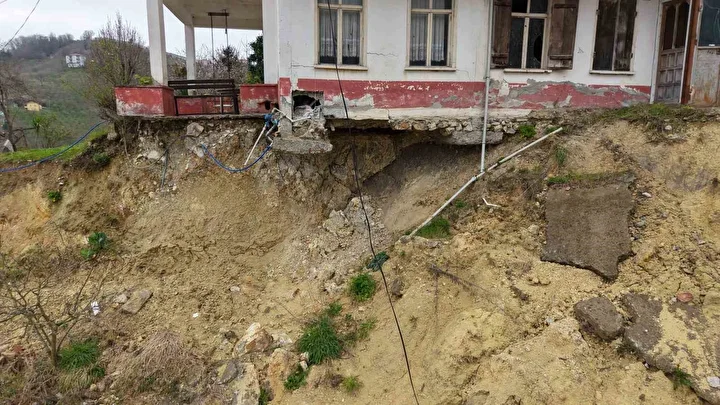 bolge halki endiseli mahalle santim santim kayiyor 8 OZApZYEJ