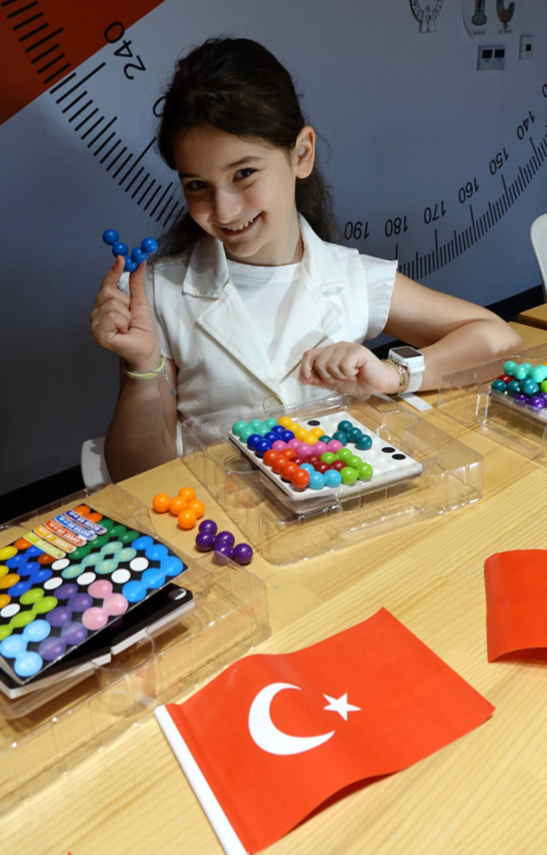 matematik sampiyonu lina yine basardi 1 FecYSncu