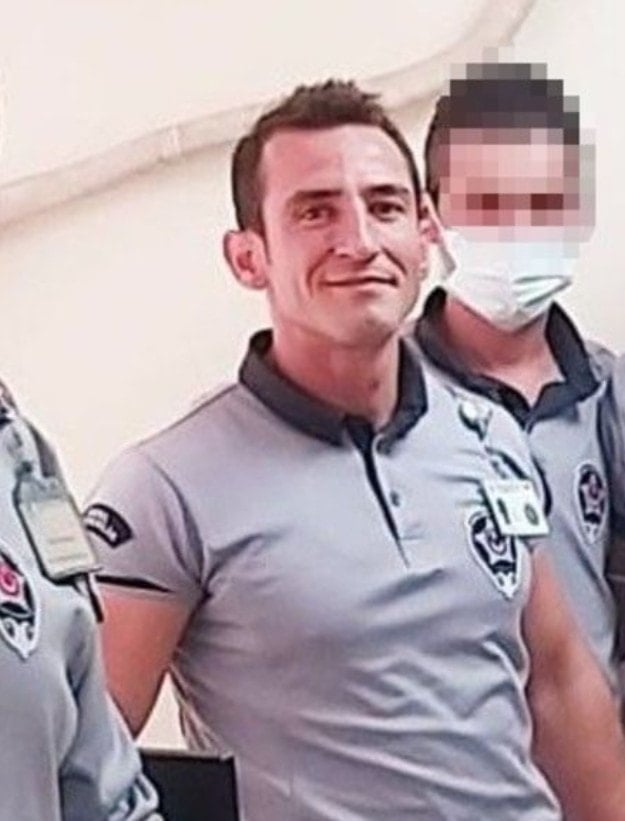 Öğretmeni döverek öldüren güvenliğin kan donduran ses kaydı 2 ogretmeni doverek olduren guvenligin kan donduran ses kaydi 1 SkqKOG4t