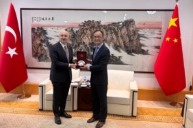 tbmm-ulastirma-ve-turizm-komisyonu-baskani-karaismailoglundan-cinin-ankara-buyukelcisi-jianga-ziyaret-aciklamasi-VTtC3IdY.jpg