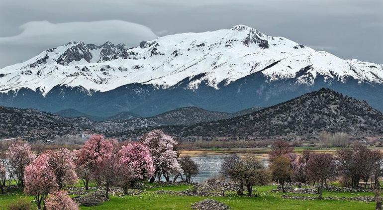 trabzonda nisan ayinda cig felaketi 4 kisini bulundugu aracta can pazari 0 jXbhmpQw