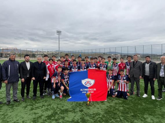 u14 turkiye sampiyonu trabzon ortahisar kanuni futbol oldu 1 5svB23rp