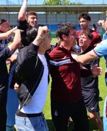 19-yas-alti-paf-liginde-sampiyon-trabzonspor-j1sRKhmP.jpg