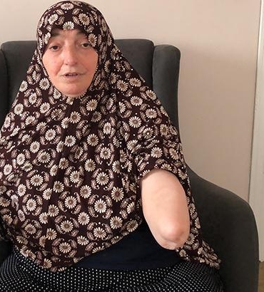3-kopegin-saldirisina-ugradi-aci-haber-geldi-kolunu-kurtarmak-icin-karnina-gomduler-6Pjmy4Zd.jpg