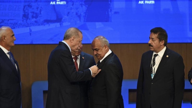 76'ncı transfer: AK Parti'ye katılan belediye başkanları tam liste 3 76nci transfer ak partiye katilan belediye baskanlari tam liste 2 IjDyMJJj