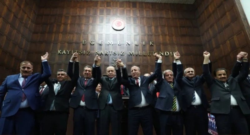 76'ncı transfer: AK Parti'ye katılan belediye başkanları tam liste 10 76nci transfer ak partiye katilan belediye baskanlari tam liste 9 WzCewD2j