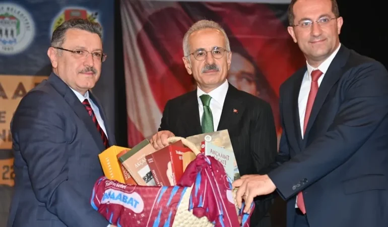 baskan-genc-bu-guzel-topraklara-ilelebet-sahip-cikacagiz-hU5hzLmU.webp