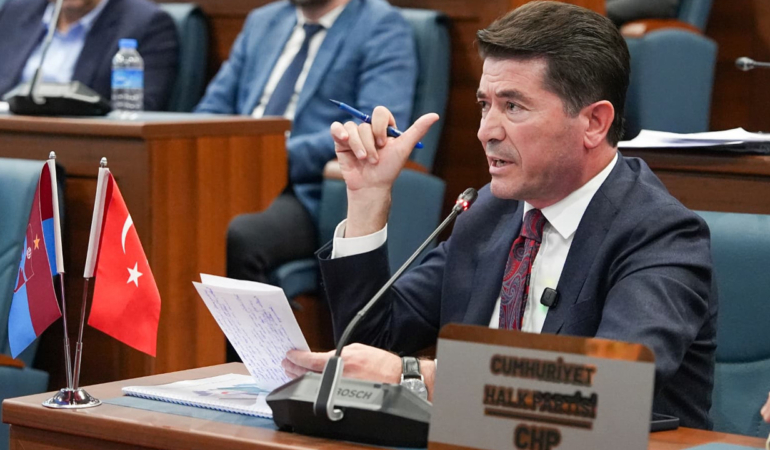 baskan-kaya-aktas-ailesi-ak-partili-belediyelerle-is-yapinca-sutten-cikmis-ak-kasik-mi-PVOiA7G3.jpg