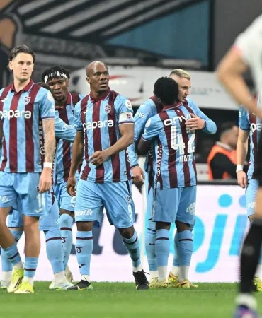 dev-macta-gulen-taraf-trabzonspor-deplasmanda-besiktasi-maglup-etti-UanOmcsf.webp
