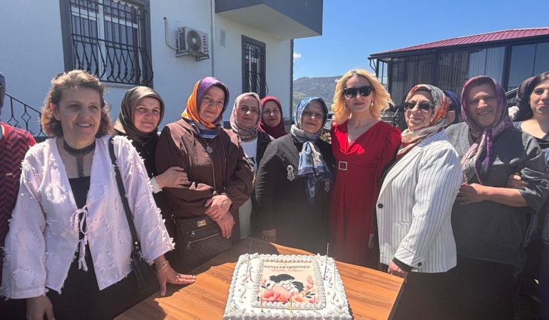 otizmin-yuku-dayanismayla-hafifliyor-fedakar-annelere-ozel-moral-uryOMNaz.jpg