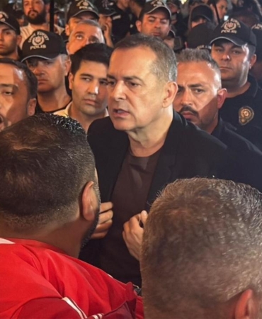 takim-kume-dustu-baskan-ortaligi-karistirdi-istanbul-takimlari-ile-trabzonu-hedef-aldi-qpzI7aqv.jpg