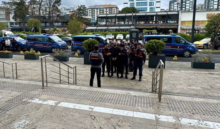 trabzon-merkezli-siber-dolandiricilik-operasyonunda-gozaltina-alinan-suphelilerden-11i-tutuklandi-QPOsTCav.jpg