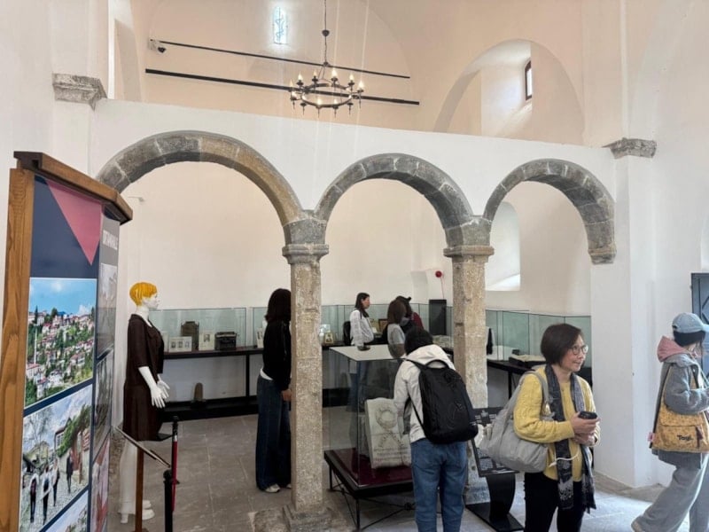 Trabzon'a Çinli turizmcilerden yoğun ilgi 2 trabzona cinli turizmcilerden yogun ilgi 1 sEkNNlmb