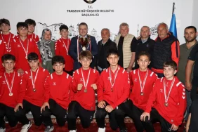 trabzonda-baskan-genc-sampiyon-takimi-agirladi-7bCDGu93.webp