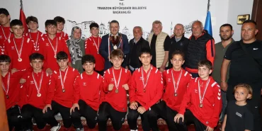 trabzonda-baskan-genc-sampiyon-takimi-agirladi-7bCDGu93.webp