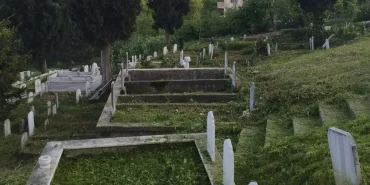 trabzonda-bayram-oncesi-mezarliklarda-kapsamli-temizlik-tamamlandi