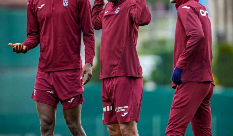 trabzonspor-istanbuldan-30-puan-topladi-XywQDLN8.jpg