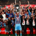 trabzonspor-kupa-kazandi-besiktas-ve-basaksehirin-yuzu-guldu-Xm2x2xue.jpg