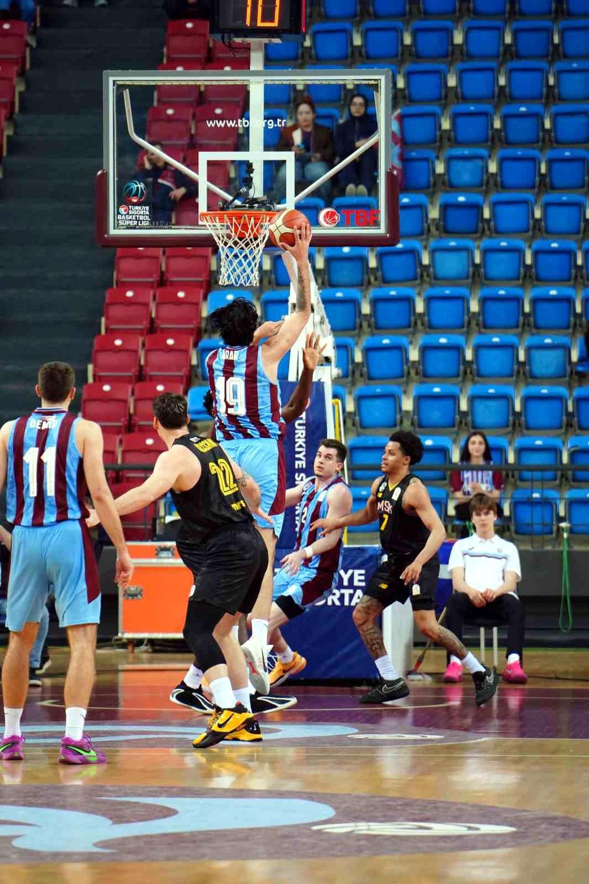 trabzonspor-mersini-90-80-yendi-5DisGnYg.jpg