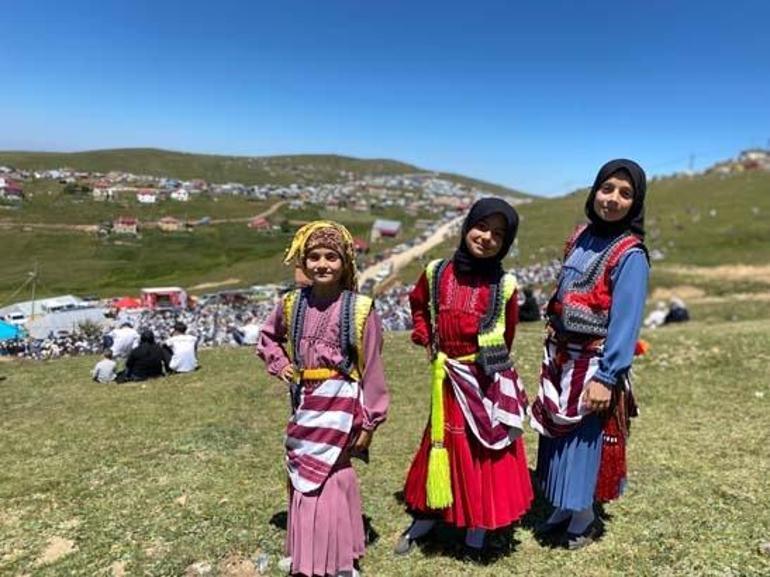 ustu acik tarihi camide cuma namazi gelenegi devam ettiriliyor 0 Vh7hbbAm